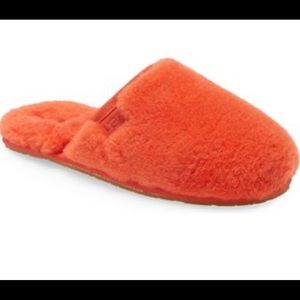 NWOT UGG Fluffette Slipper in Lava